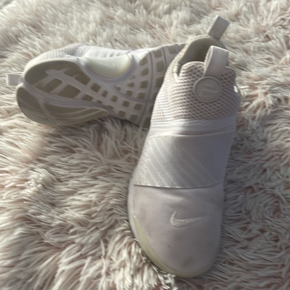 Gently Used Nike Sneakers - Picture 3 of 5